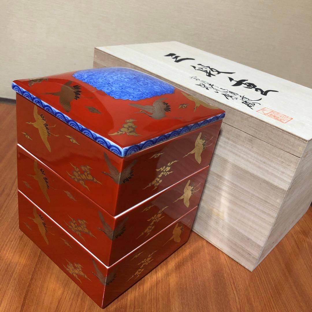 深川製磁 染錦手波鶴紋 三段重 重箱 お正月 鶴 蓋物 金彩 おせち料理