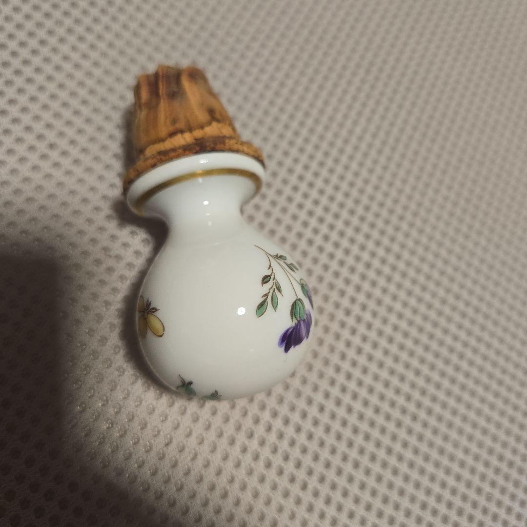 サントリー 花柄 白磁ボトル リチャードジノリ