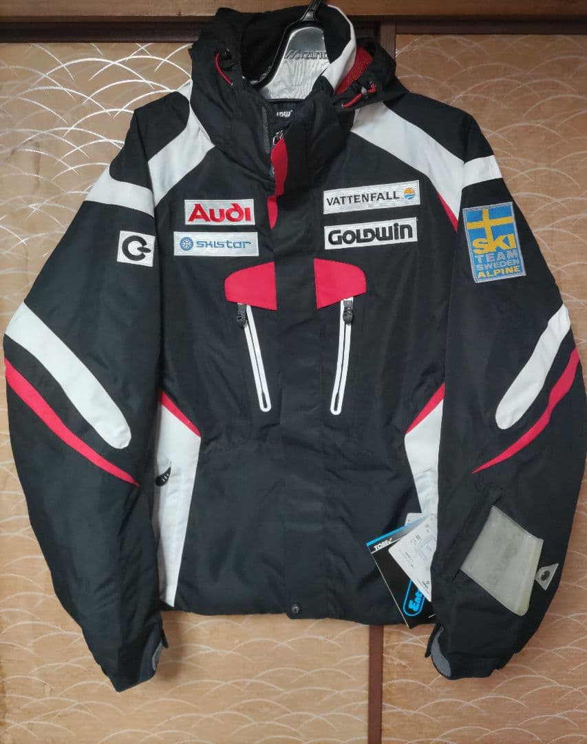 新品タグ付 G0LDWIN ゴールドウイン スウェーデンチームモデル ジャケット