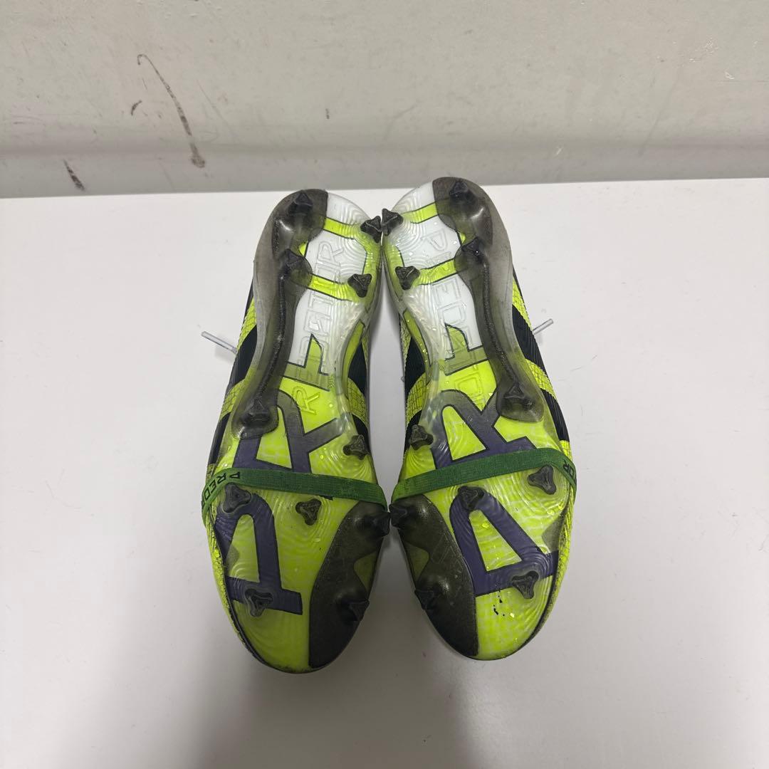 adidas Predator スパイクシューズ