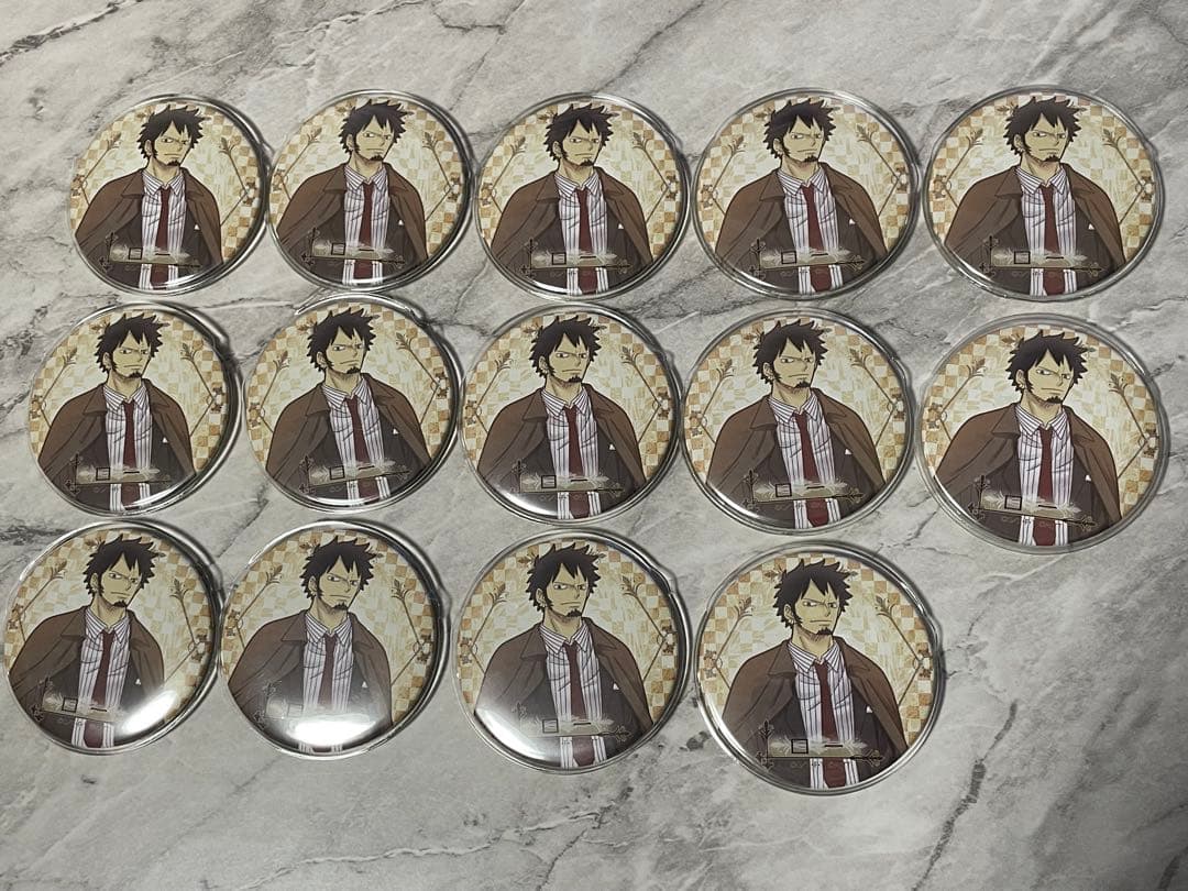 14点 東京ワンピースタワー限定 5周年缶バッジ トラファルガー・ロー カバー付