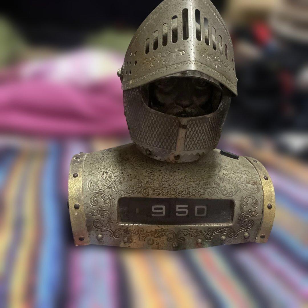 ニッカウィスキー の西洋騎士（甲冑）ラジオ兼時計ディスプレイ用 ジャンク品