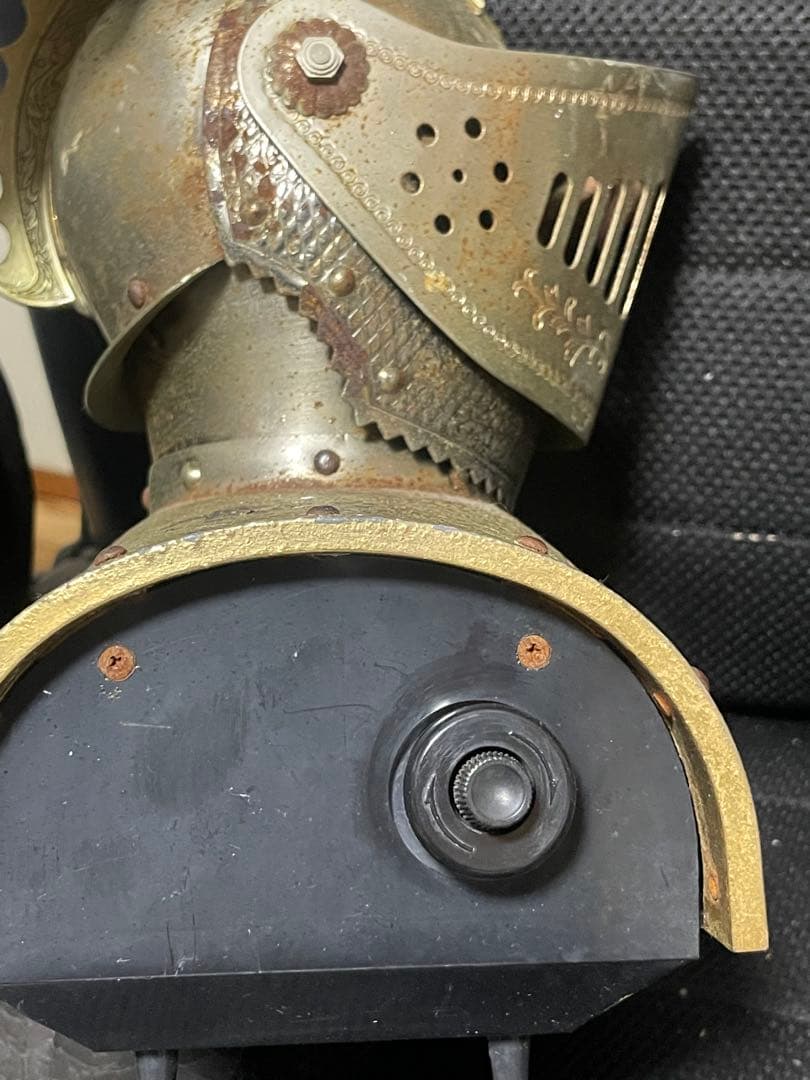 ニッカウィスキー の西洋騎士（甲冑）ラジオ兼時計ディスプレイ用 ジャンク品