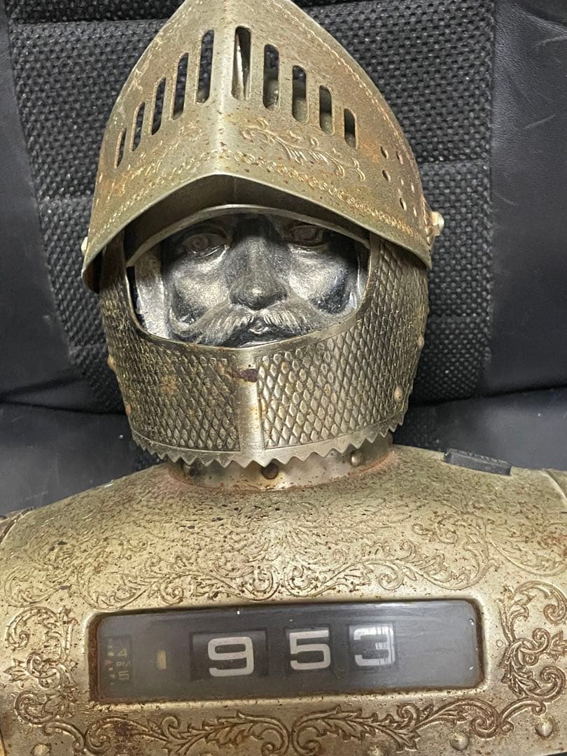 ニッカウィスキー の西洋騎士（甲冑）ラジオ兼時計ディスプレイ用 ジャンク品