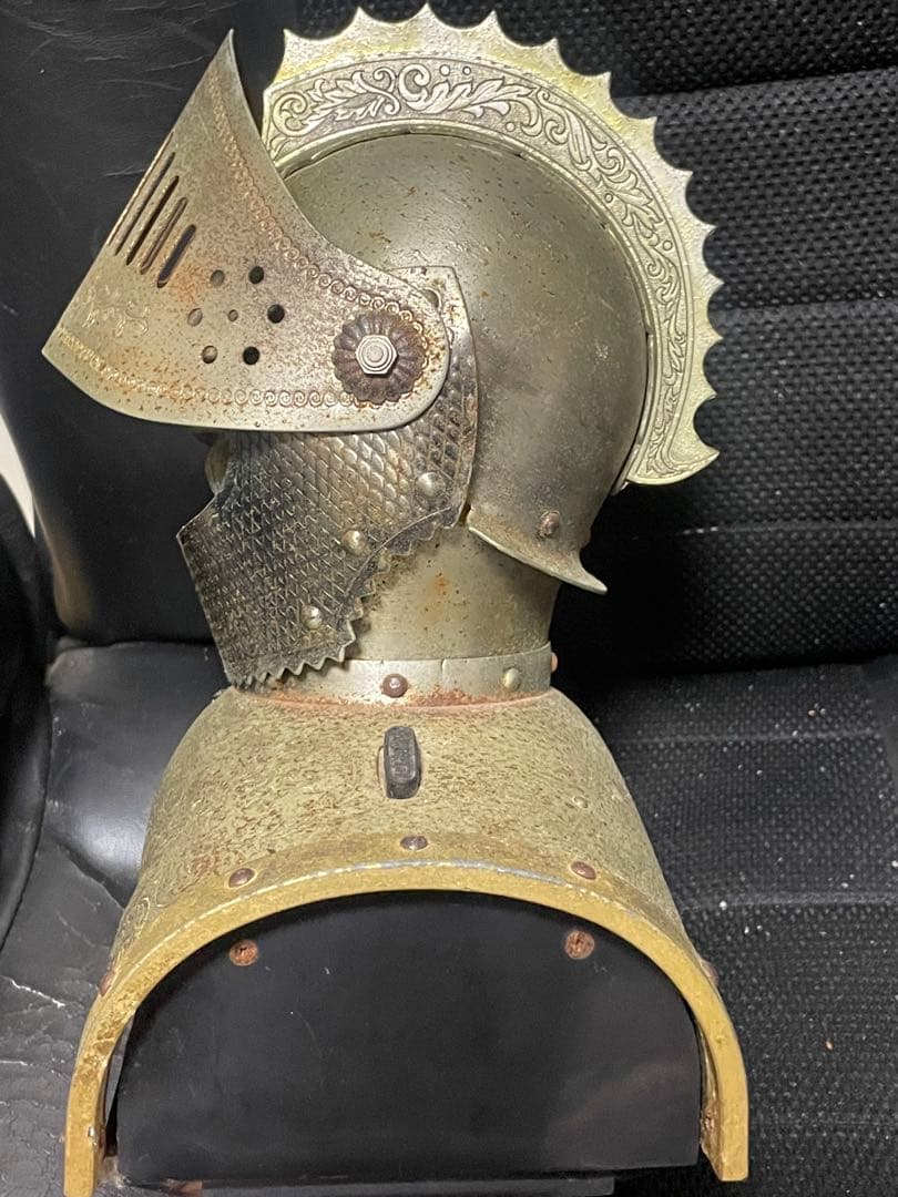 ニッカウィスキー の西洋騎士（甲冑）ラジオ兼時計ディスプレイ用 ジャンク品