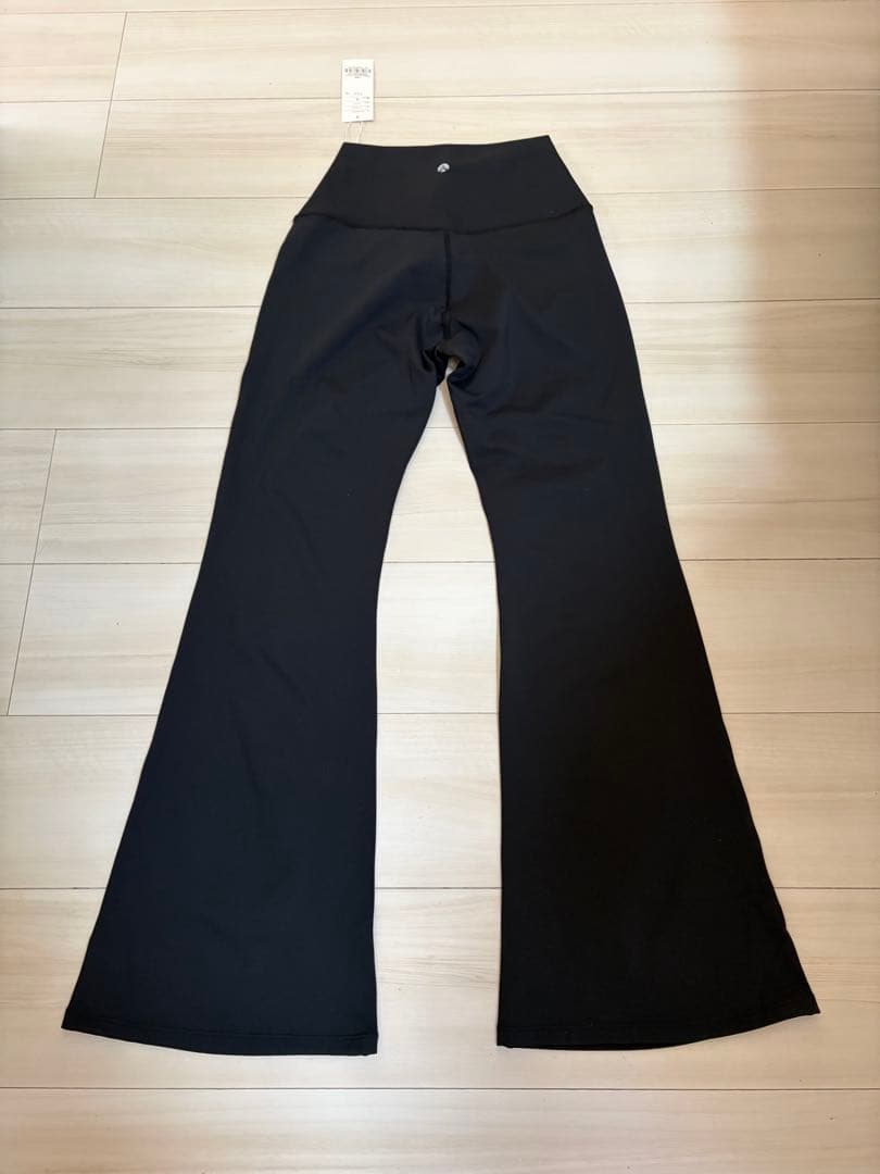 （お値下げ）LAVA ヨガウェア３点セット　Mサイズレアフレアパンツ付web限定