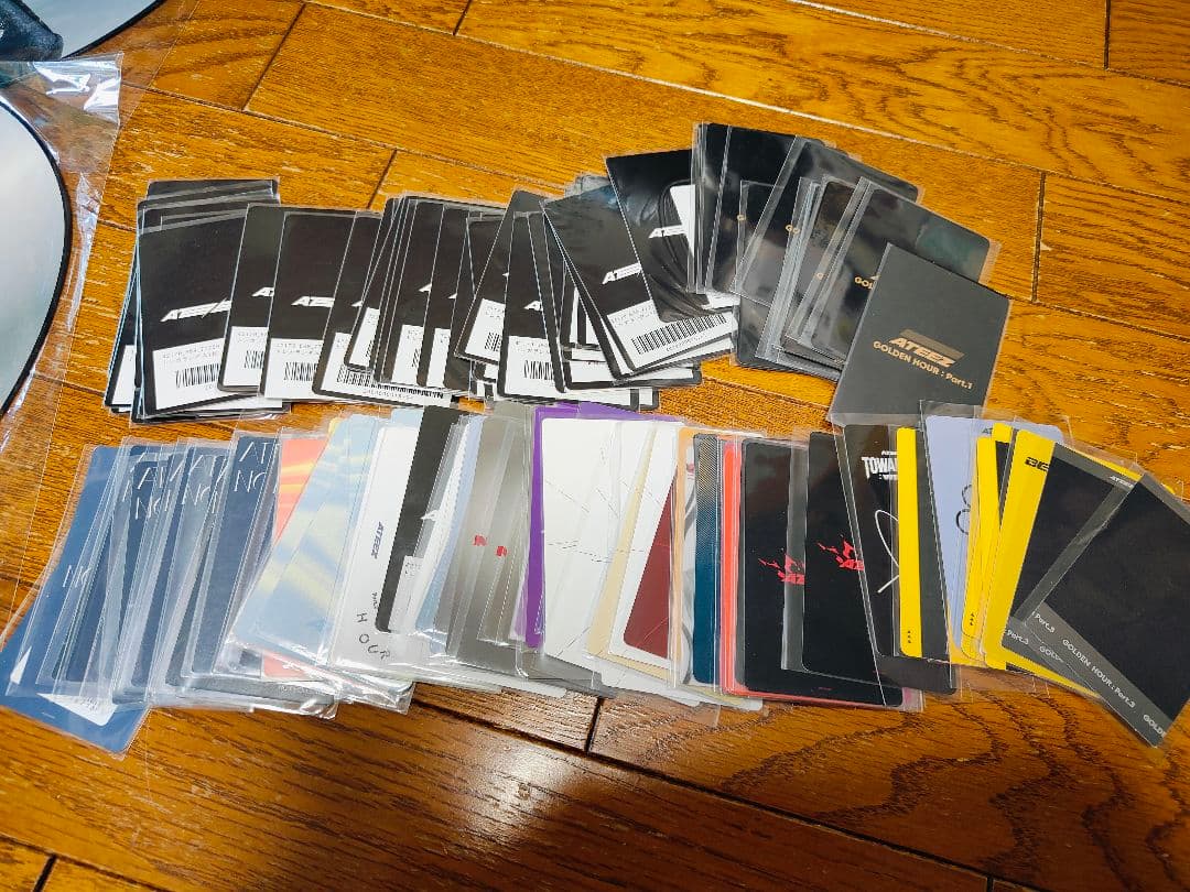 ATEEZ ライティニカバー うちわ トレカ カード ぬいぐるみ グッズ 韓国