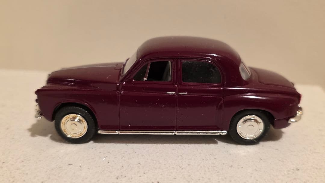 レア　Rover P4 ワインレッド 1:43 Vanguards