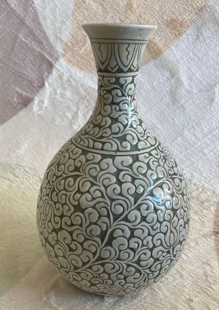 白磁壺　陶磁器　骨董　アンティーク　韓国