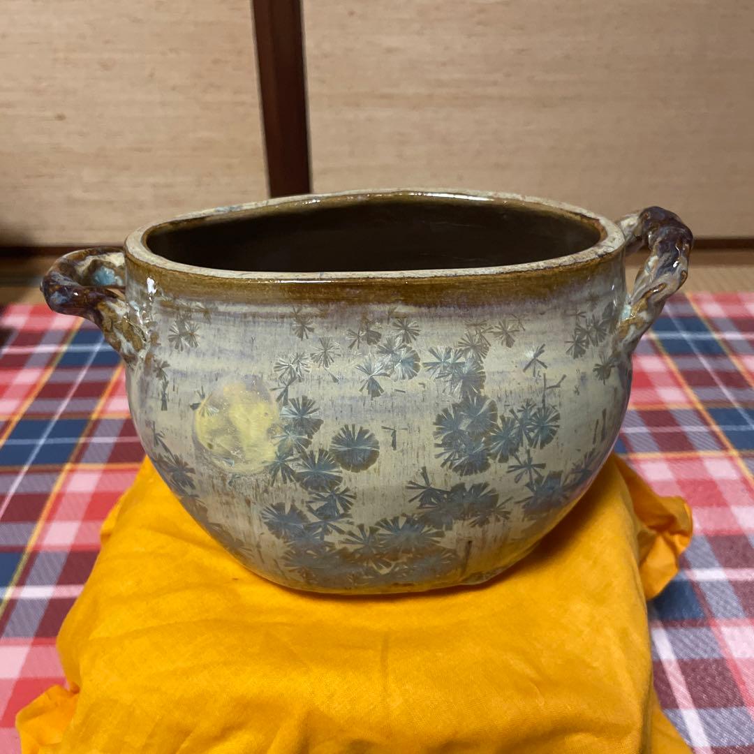 権現窯　権現紋様はこね焼き　青色と白色の花模様の陶器