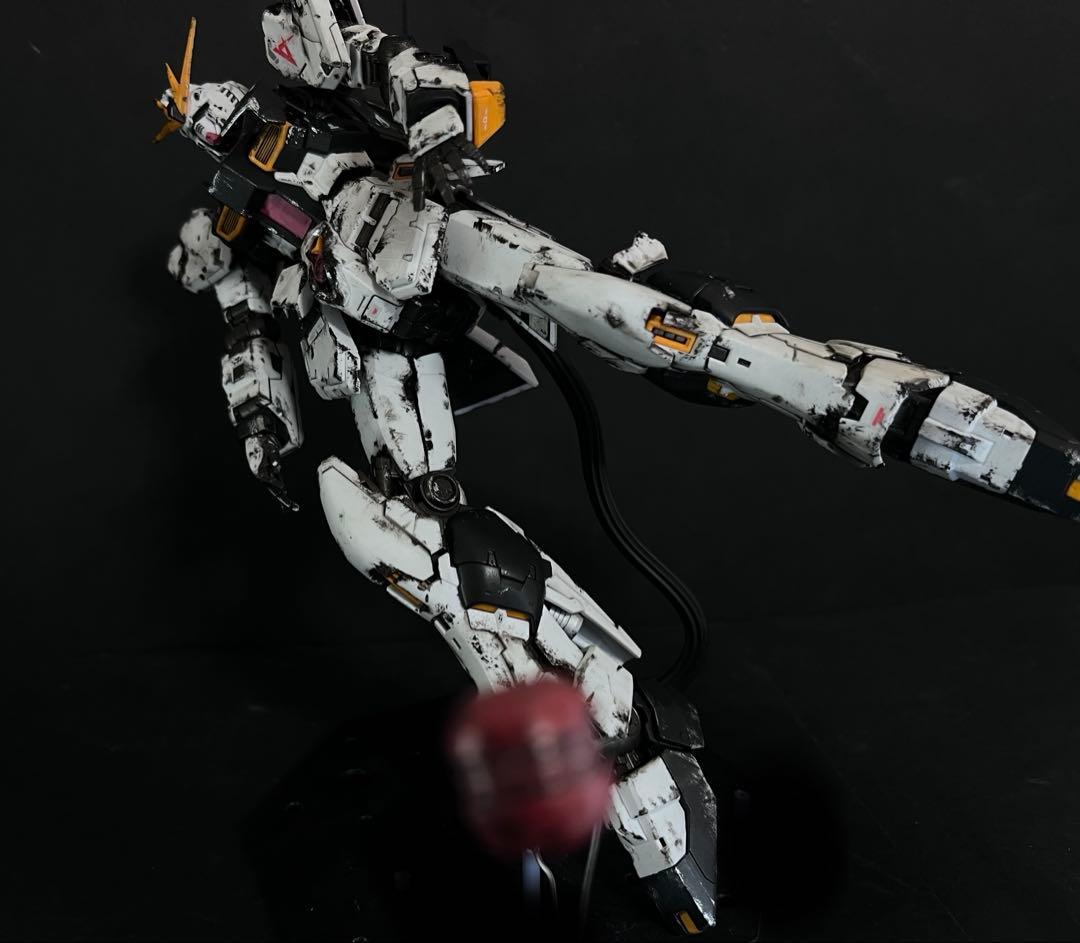 ガンプラ塗装済み完成品　RG νガンダム