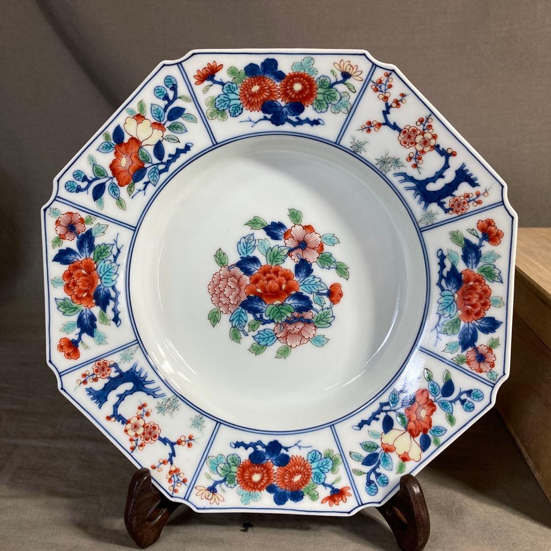 【今右衛門】色鍋島の伝統　人間国宝　十三代今泉今右衛門作　錦花見込絵　八角皿