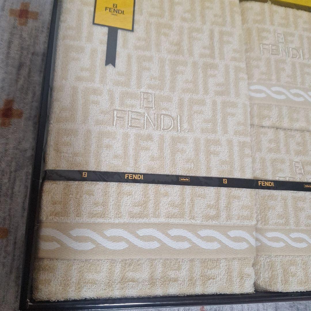 FENDI フェンディ タオルギフトセット　タオル4枚 新品未開封