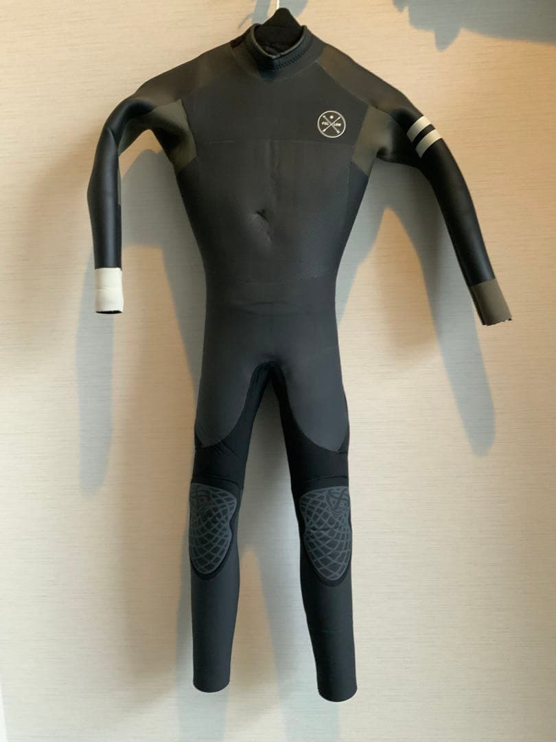 FELLOW セミドライ　サイズ130　ウェットスーツ　サーフィン用ダイビング用