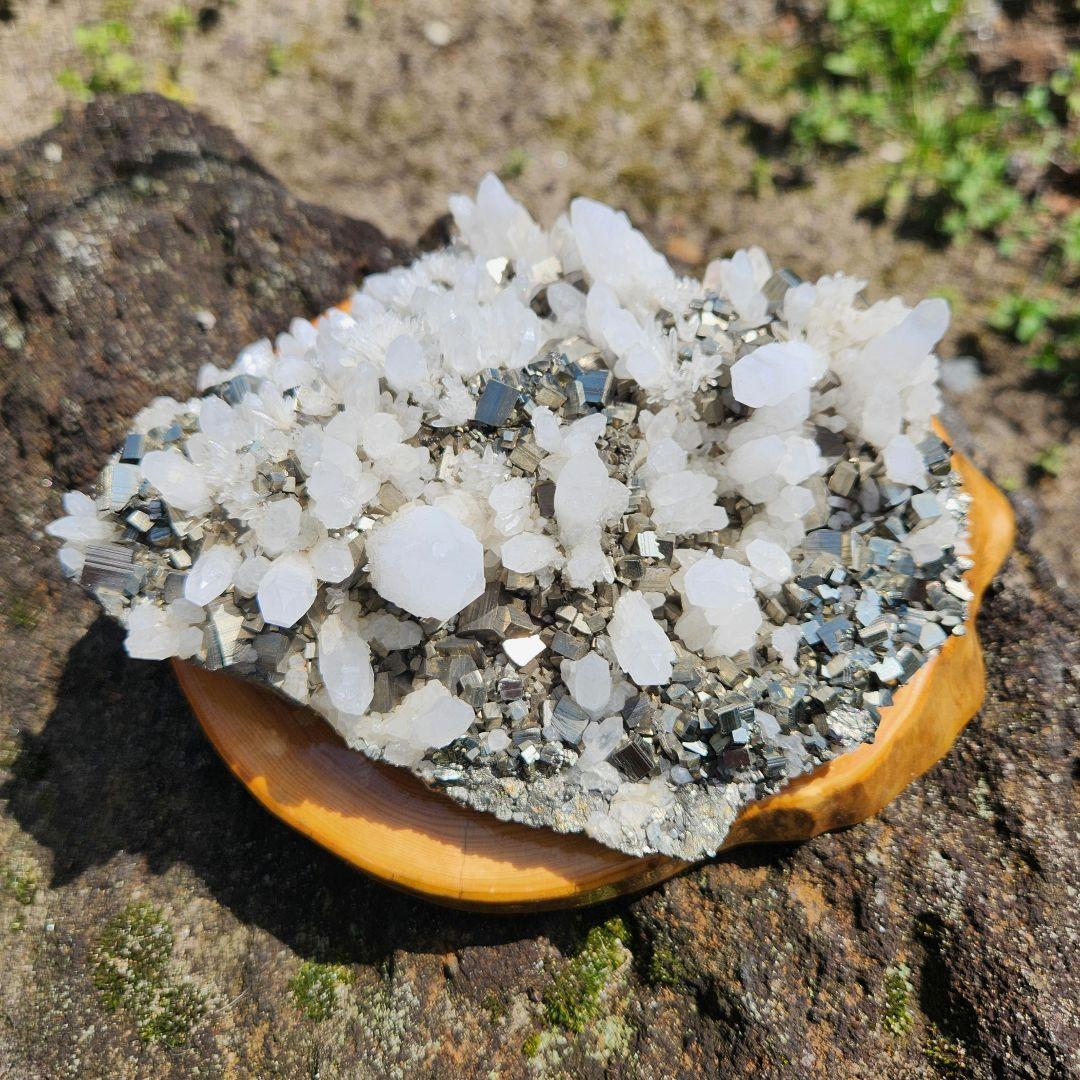 美品✨クォーツ＆パイライト 母岩付き クラスター(大)