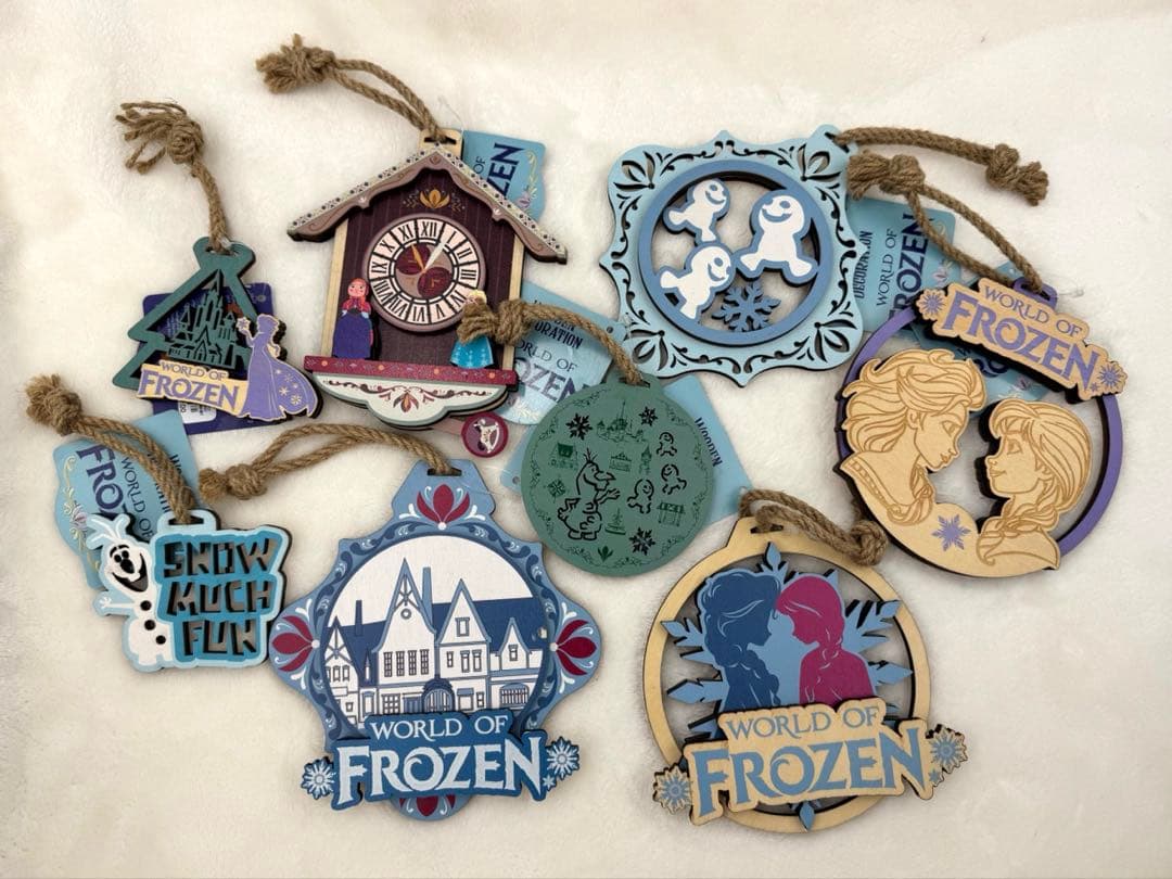 香港ディズニー限定 アナ雪 ワールドオブフローズン 木製オーナメント　8点セット