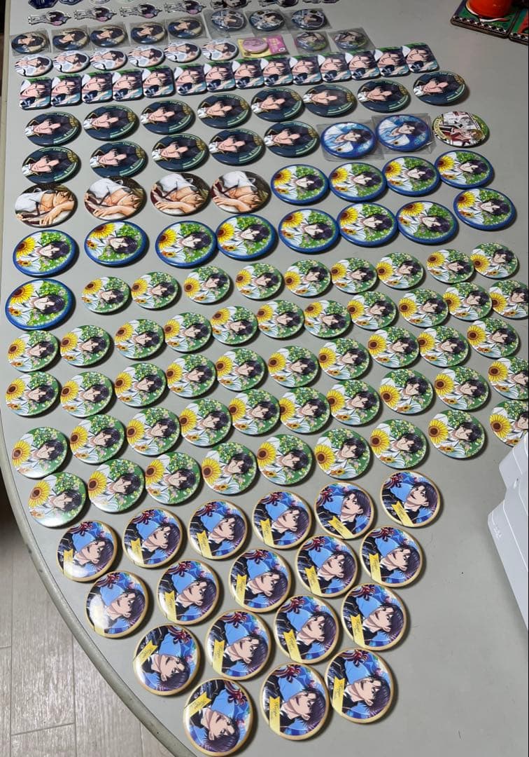 キャラクター缶バッジセット多数