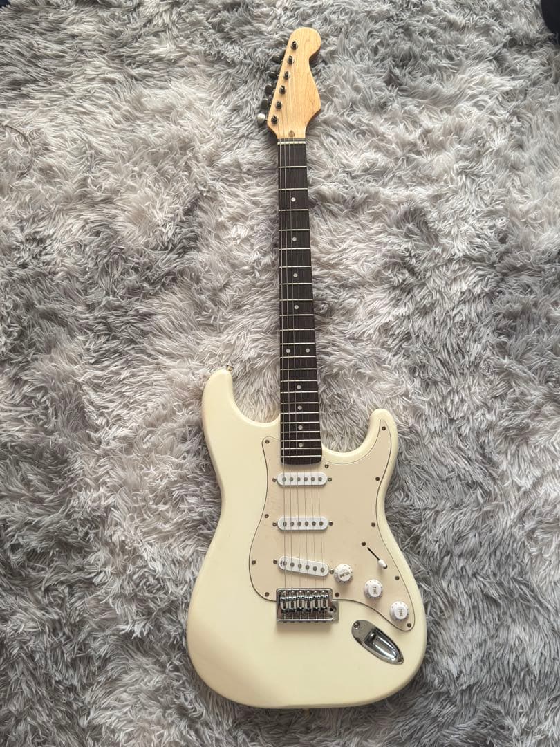 アイボリー ストラトキャスタータイプ エレキギター