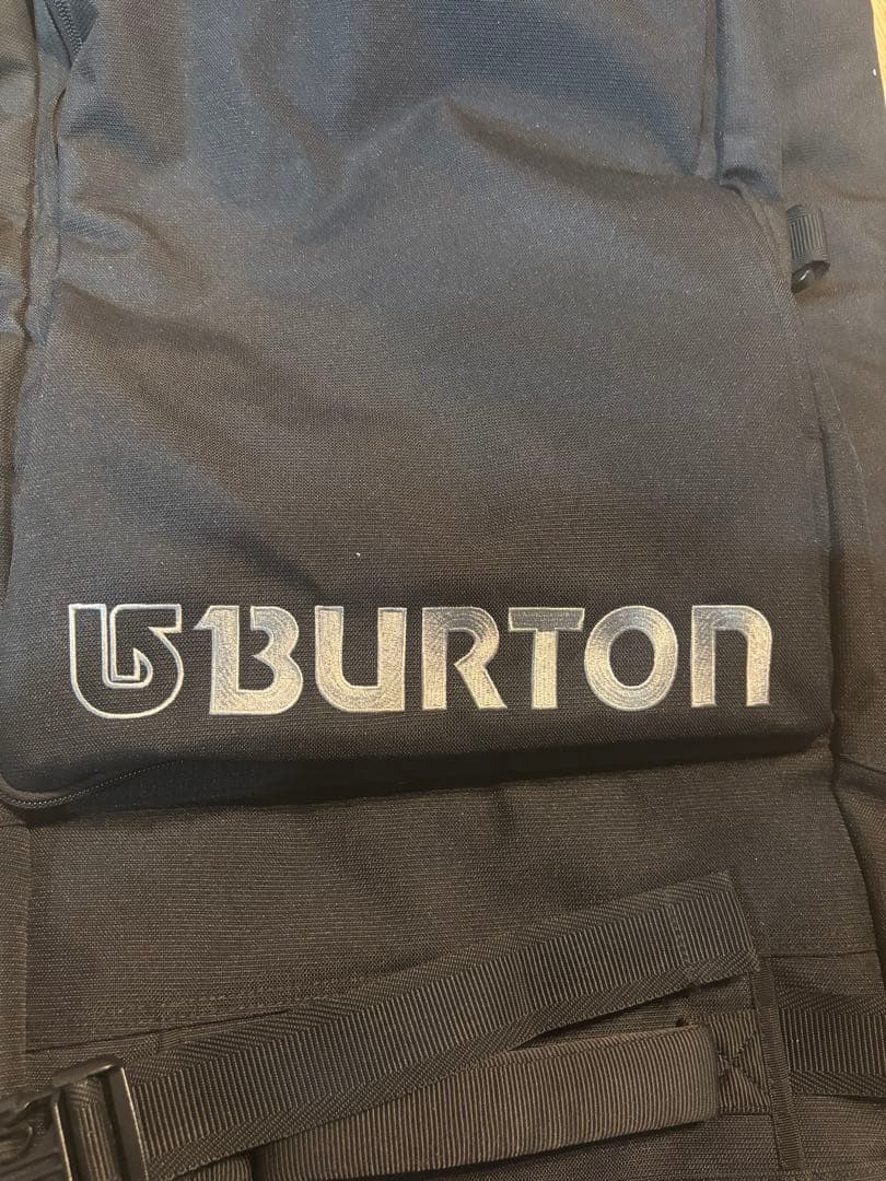 Burton ウィール付きスノーボードバッグ ブラック