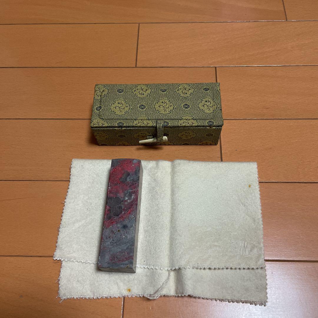 印材　鶏血石　中国製