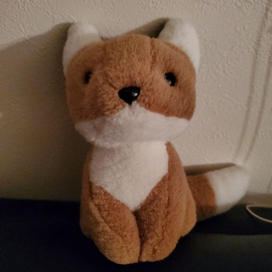 きつねのぬいぐるみ
