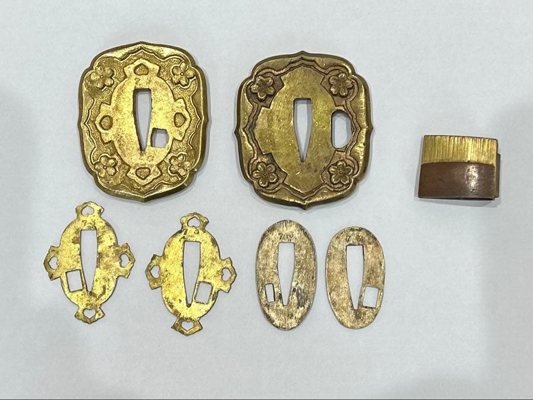 軍刀　鍔　2枚　　刀装具