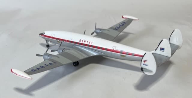 n*a様 Qantas Airways L-1049G-82-153