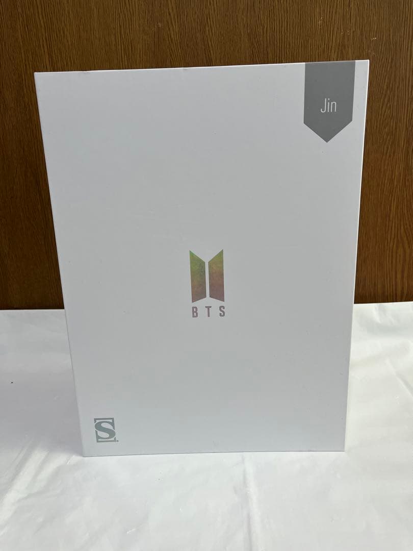 BTS JIN デラックス スタチュー ホットトイズ ジン フィギュア