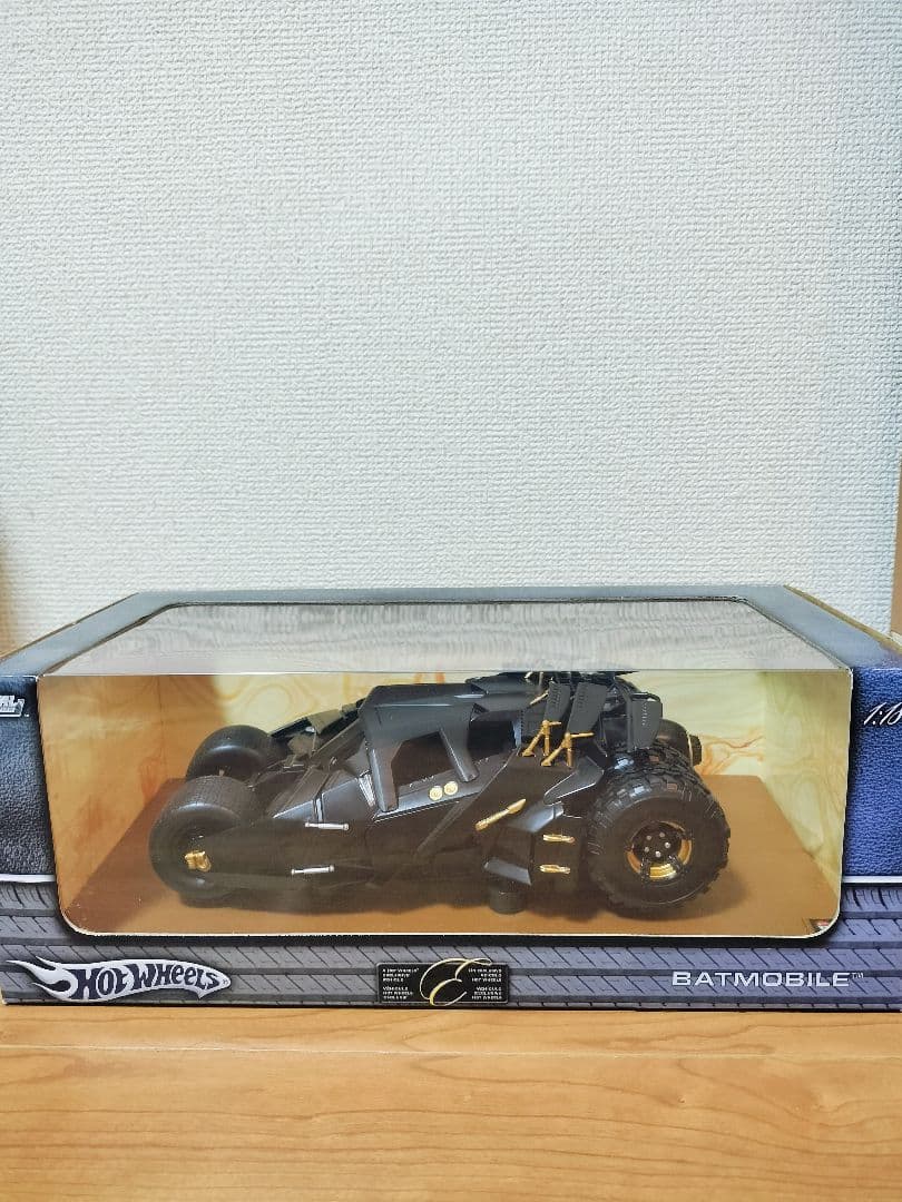 マテル　ホットウィール　1/18スケール　ダークナイト　バットモービル