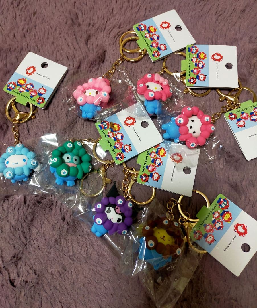 ミャクミャク　サンリオ　キーホルダー　7種