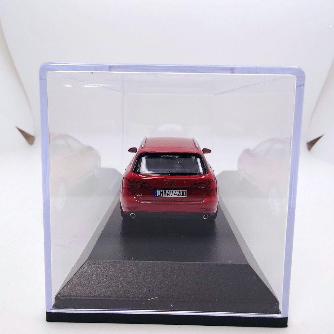 1/43 アウディ アバント（B9系）タンゴレッド アウディディーラー特注品