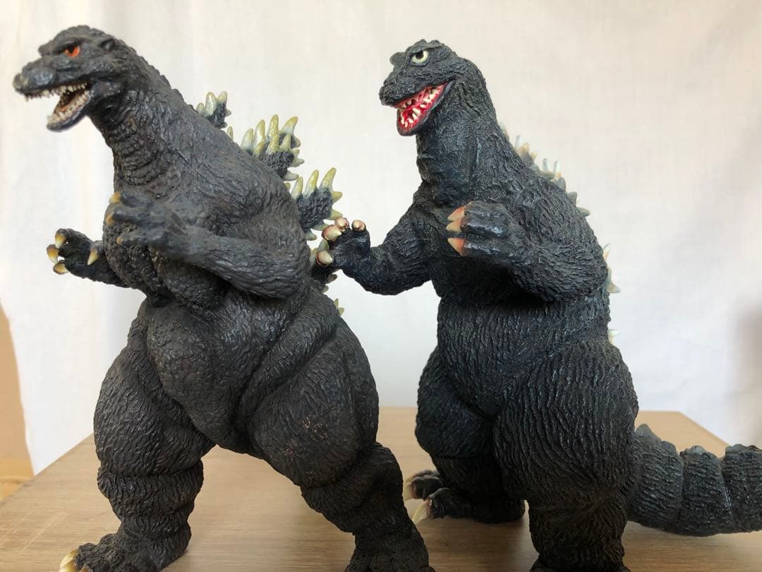 ウナムー ゴジラフィギュア キンゴジ　原型師、酒井ゆうじ