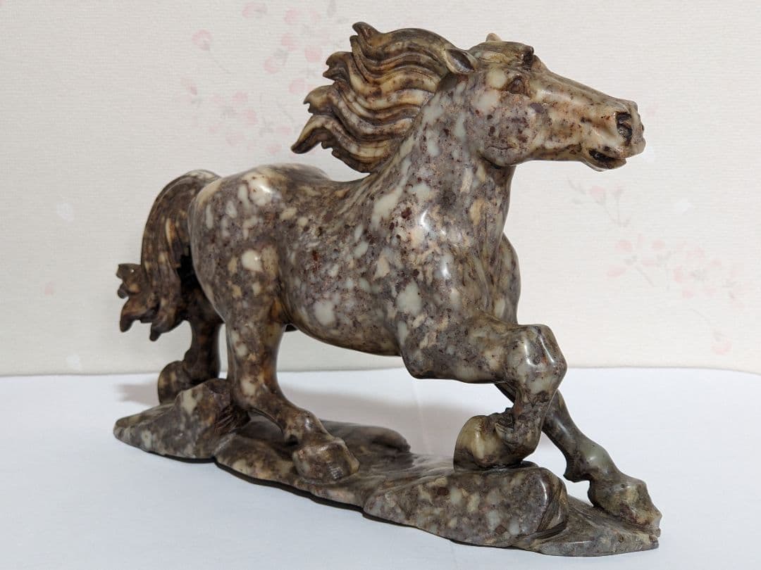 ♦中国美術工芸品 手彫り 干支午年 馬 玉石文化 縁起物 置物 飾り 骨董品