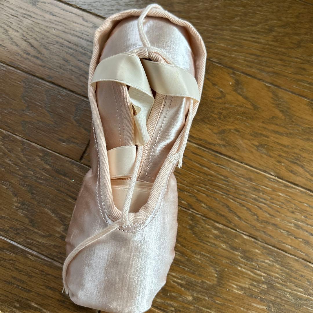 綜芸　トゥシューズ 23.5 エアリー