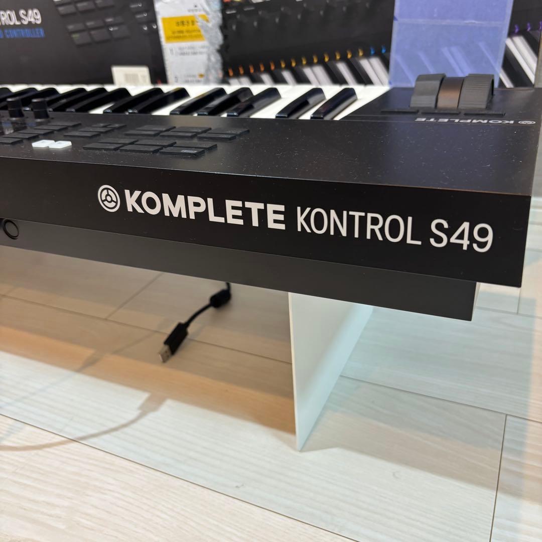 KOMPLETE KONTROL S49 MK2 ライセンス有