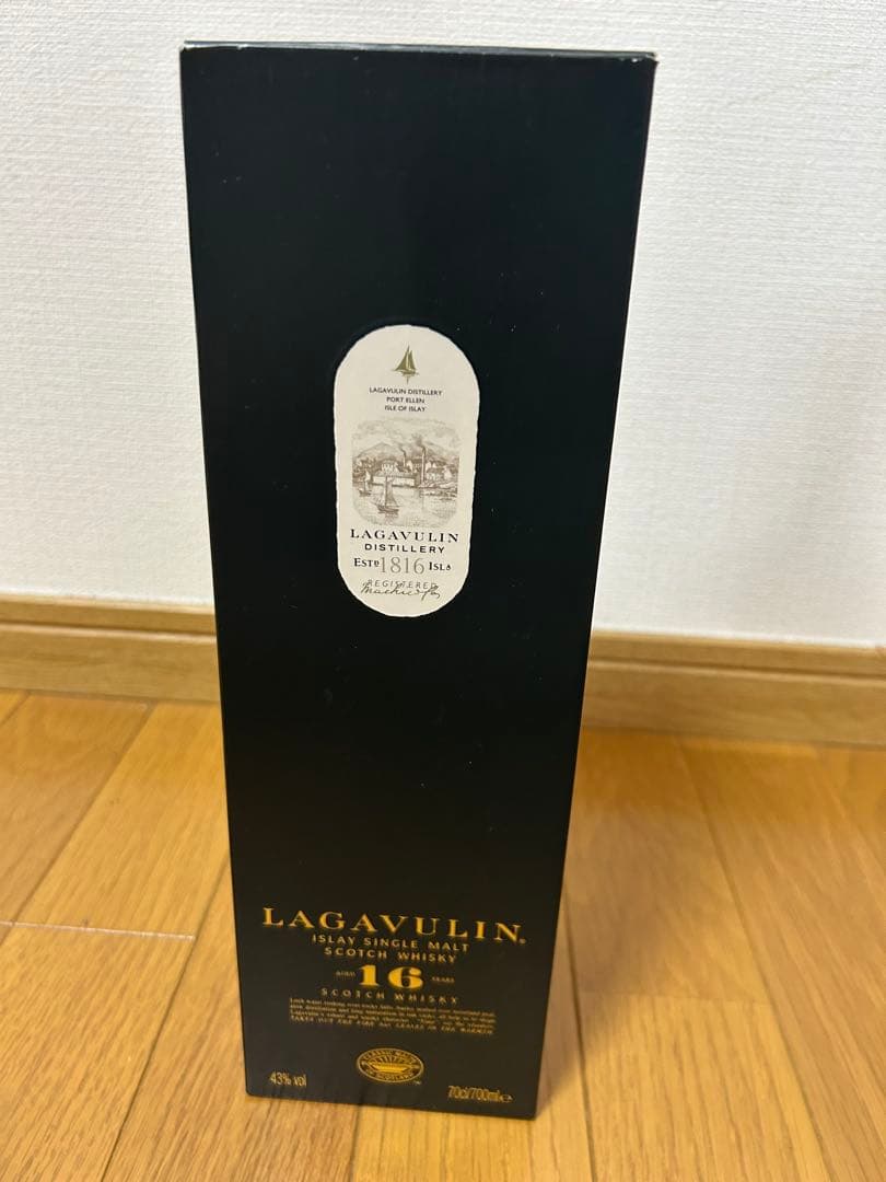 Lagavulin 16 Year Old ウイスキー 700ml 43%