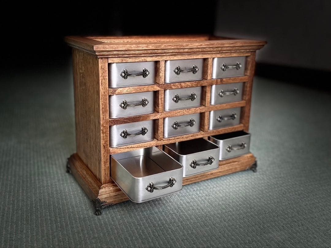 ハンドメイド　クラシックデザイン　木製収納箪笥　スチール缶　レトロ　コレクション