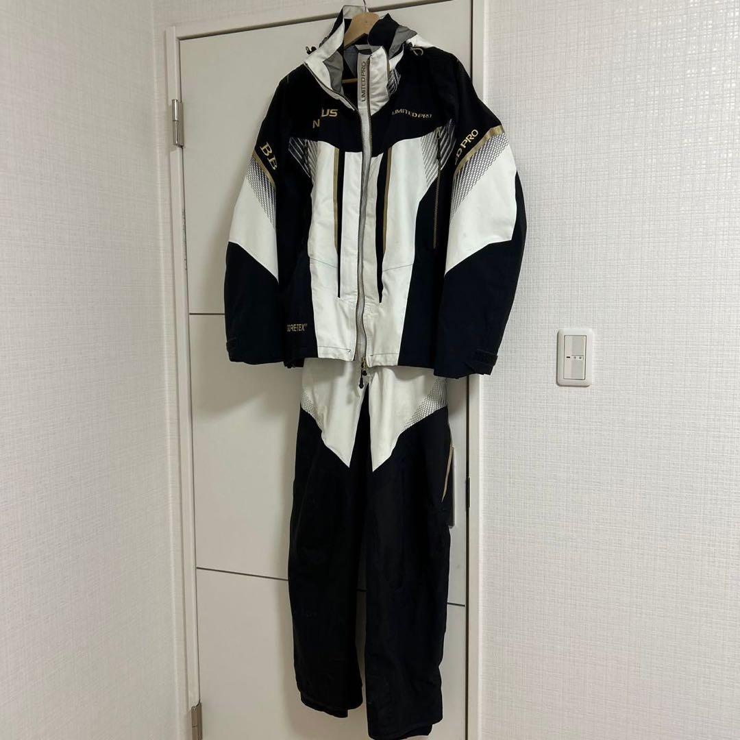 シマノ　リミテッドプロ　ゴアテックスレインスーツ R-112S BBXホワイト