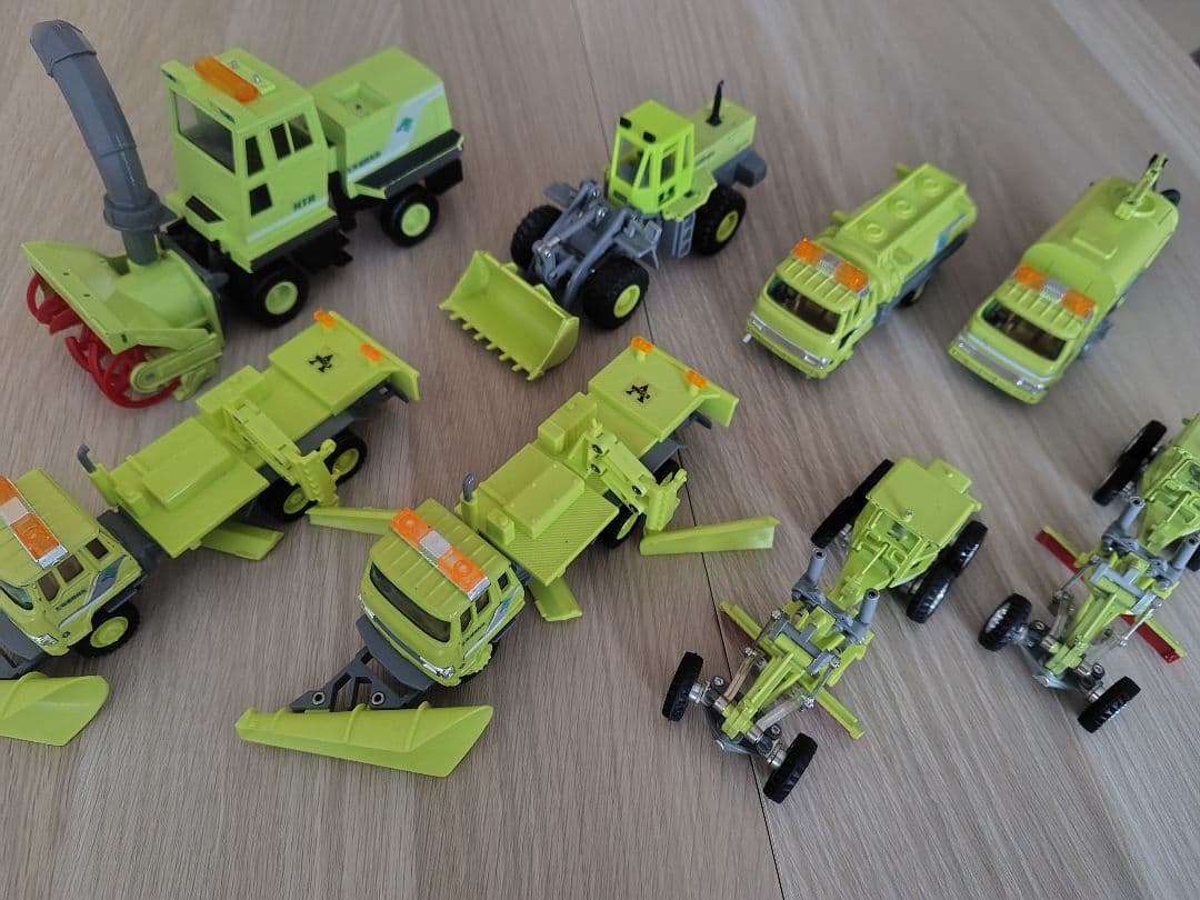 【訳アリ】北海道開発局　ミニカーセット8台　（1月10日迄）