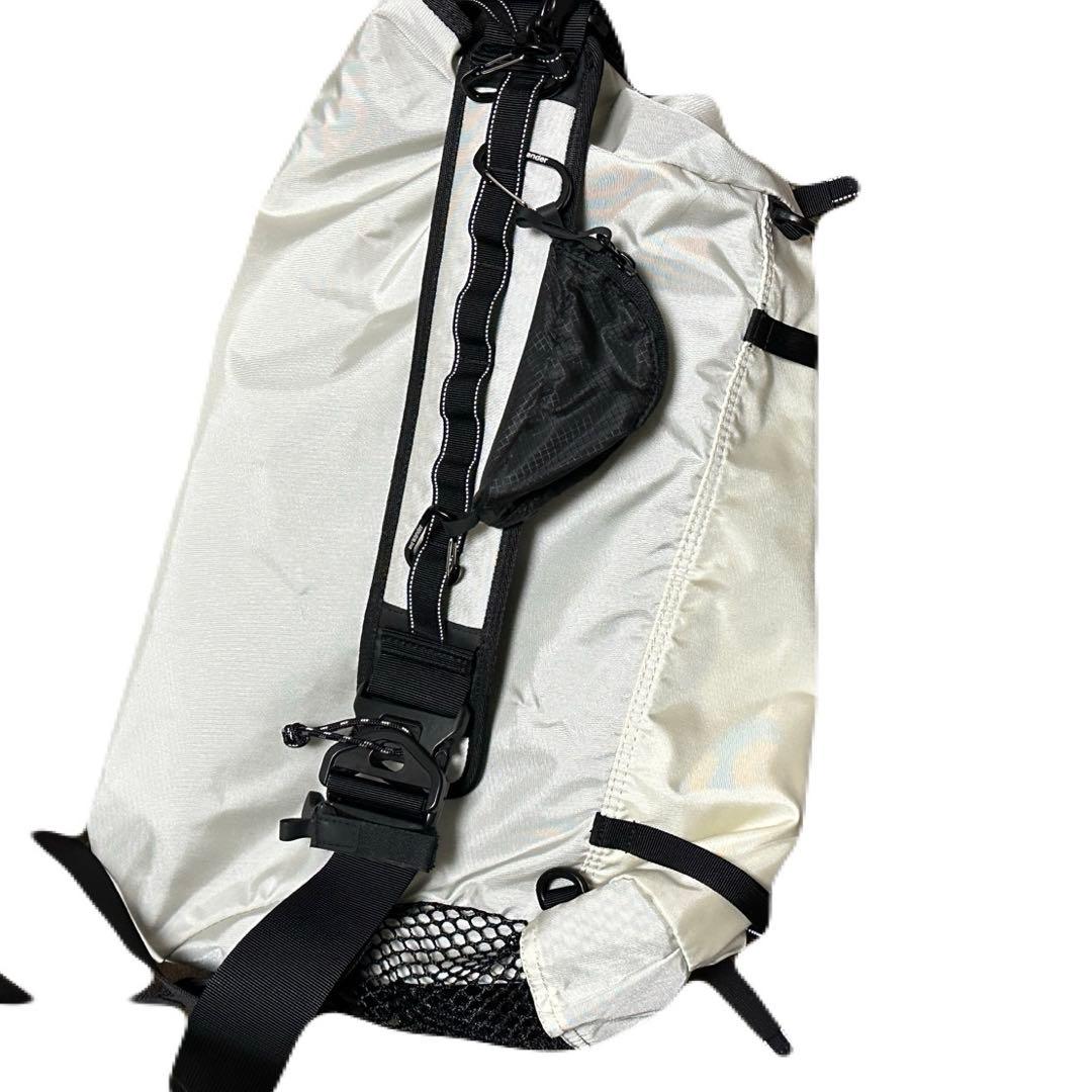 and wander（アンドワンダー） 20L messenger bag
