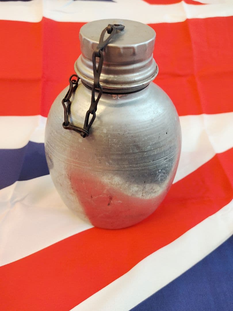1944年型ビンテージイギリス陸軍放出品 キャンティ―ン 水筒 アルミ製81年前