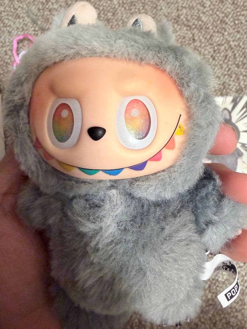 レアカラー！　POPMARTLabubu エナジー　ラブブシークレット