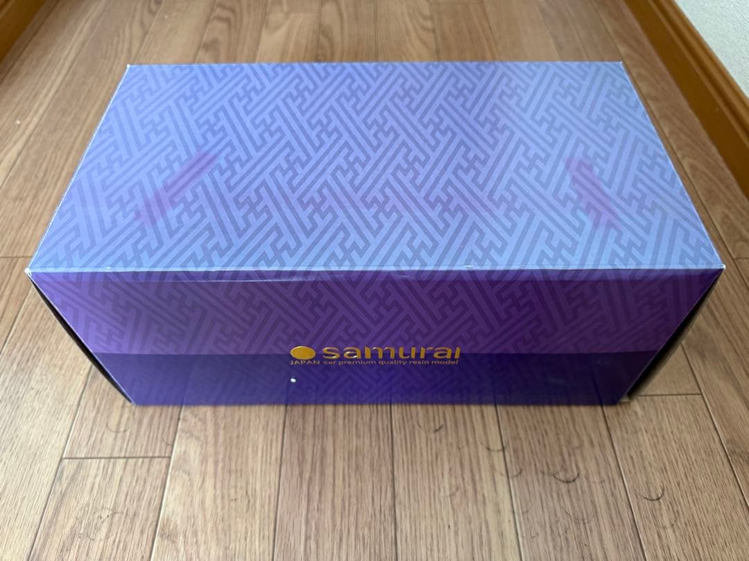 京商　レクサス　LC500 1/18ミニカー