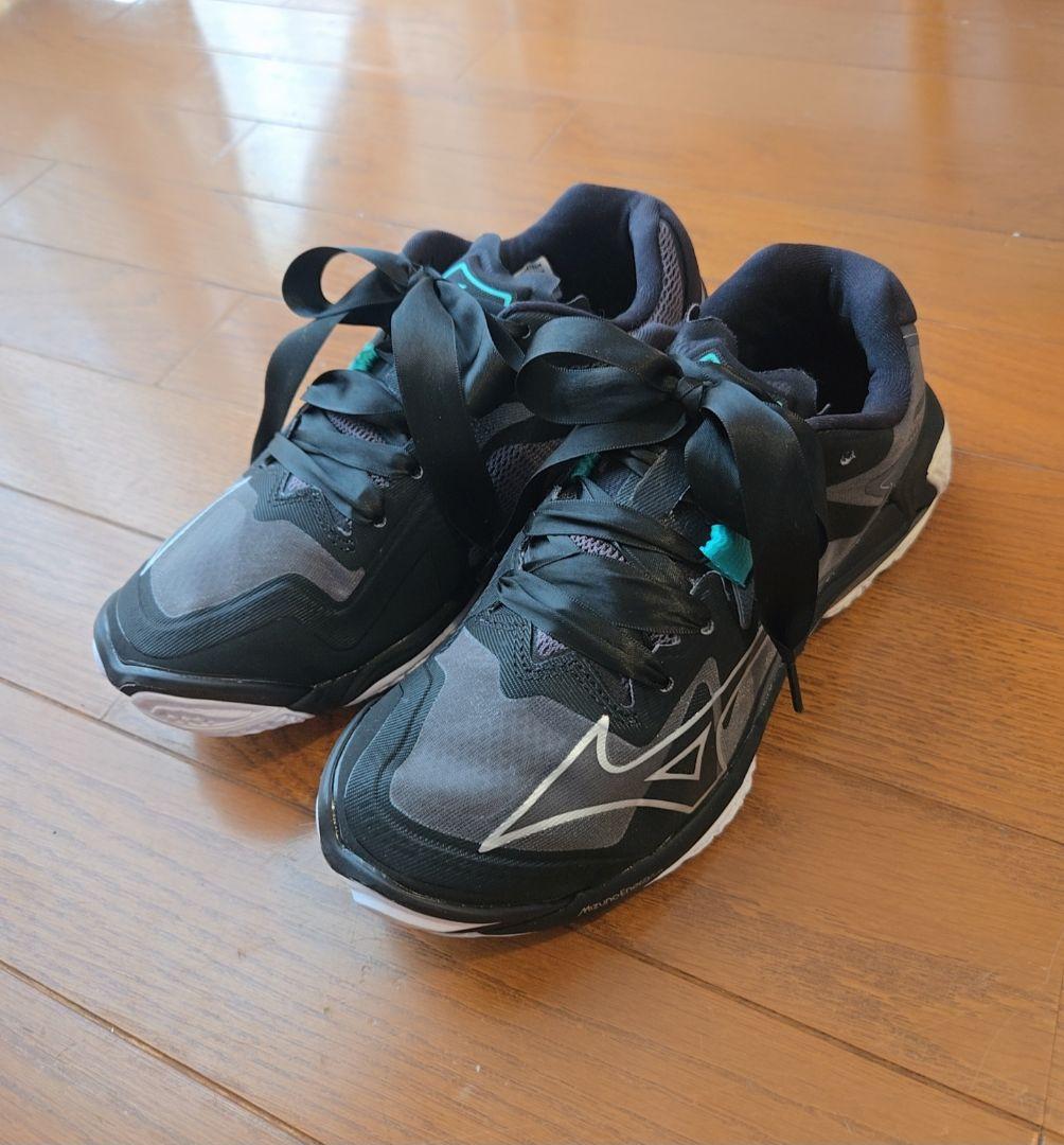 ミズノバレーボールシューズ ウエーブライトニングワイドz8 24cm