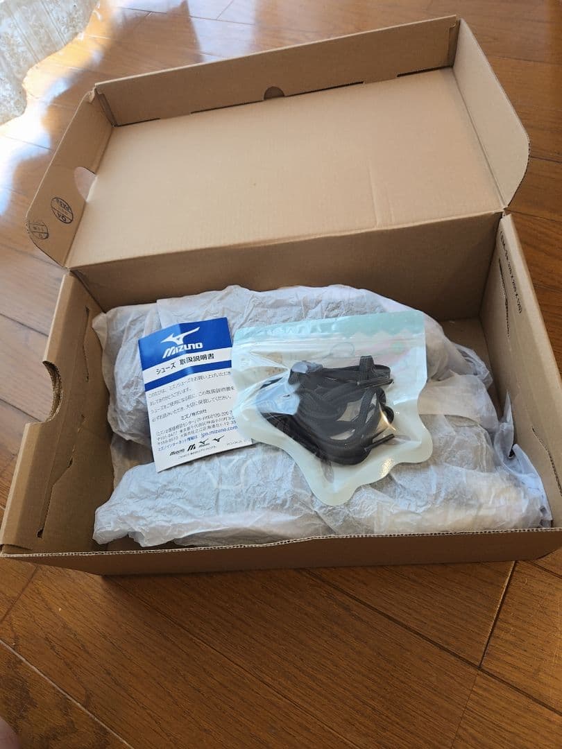 ミズノバレーボールシューズ ウエーブライトニングワイドz8 24cm