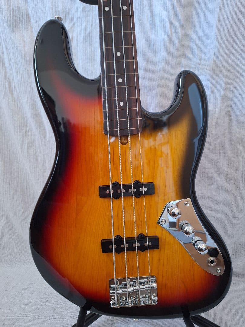 【美品】Bacchus フレットレスベース Universe Series