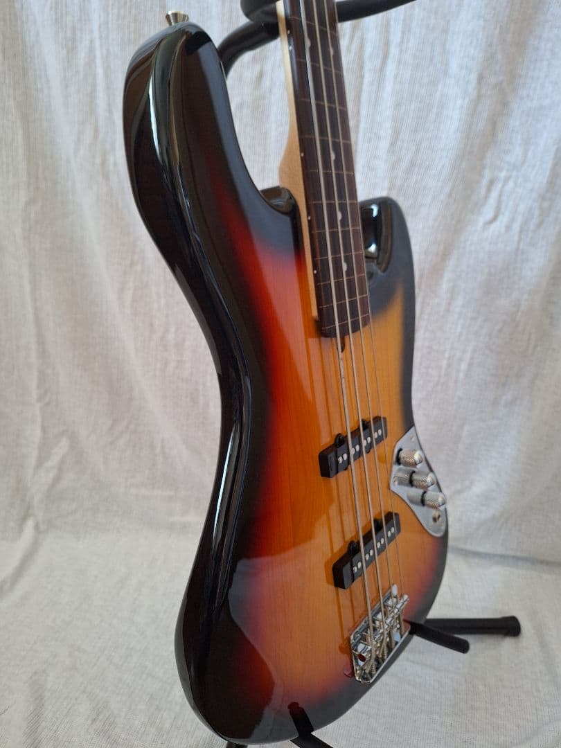 【美品】Bacchus フレットレスベース Universe Series
