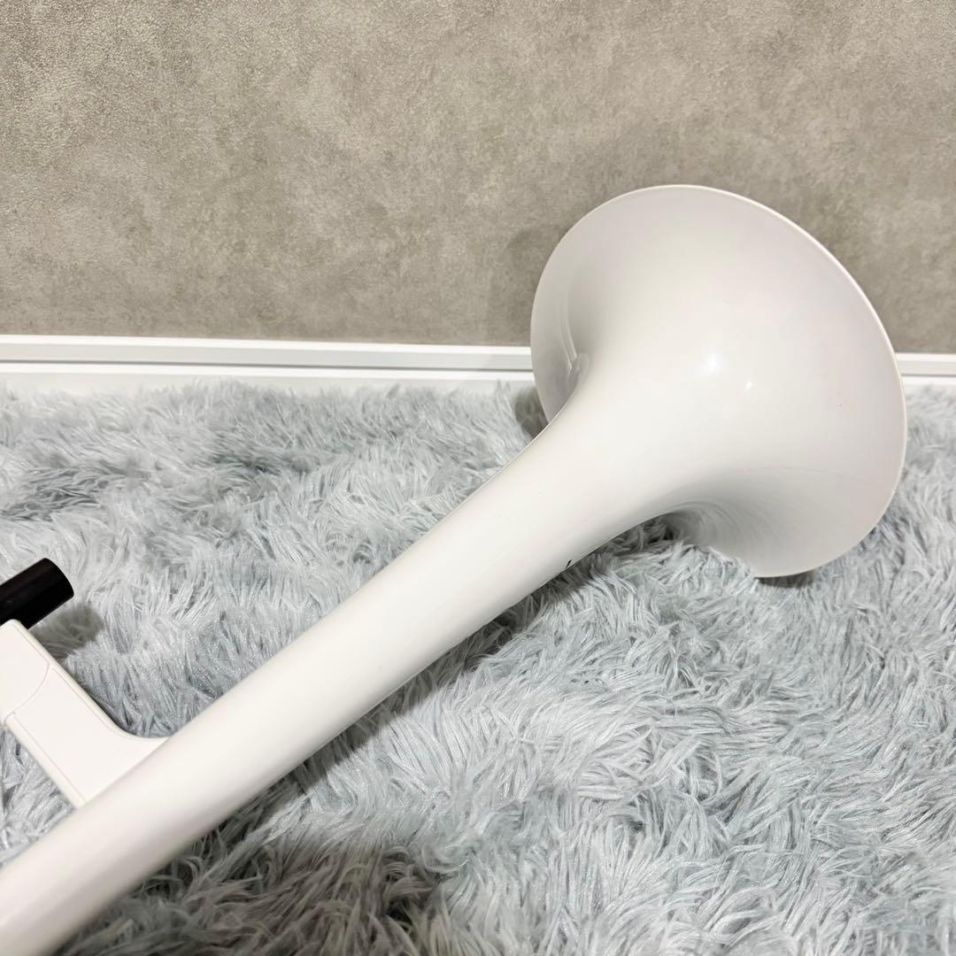 【極美品】ピーボーン ホワイトトロンボーン プラスチック