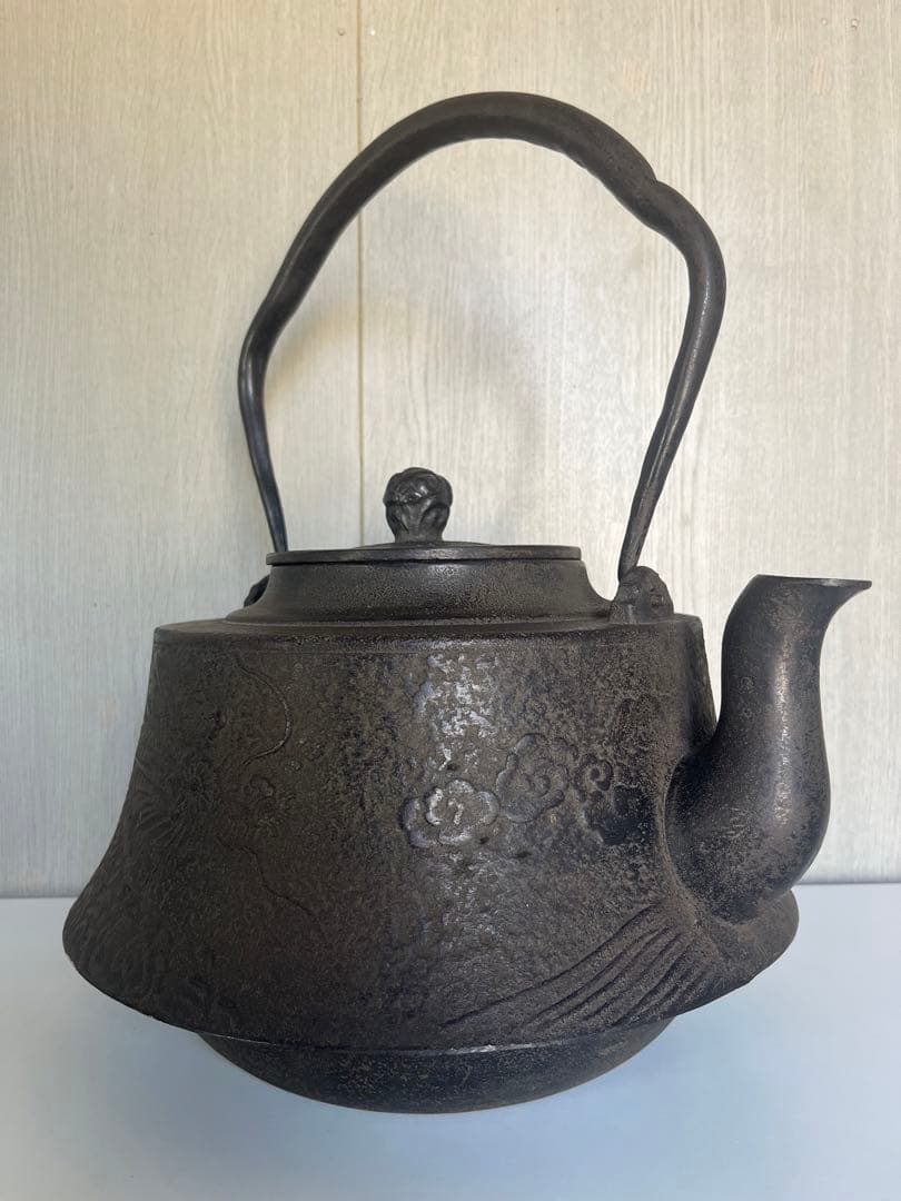 鉄瓶 茶道具 和風 大型 骨董品 インテリア レトロ　南部鉄器 龍模様 蔵出し