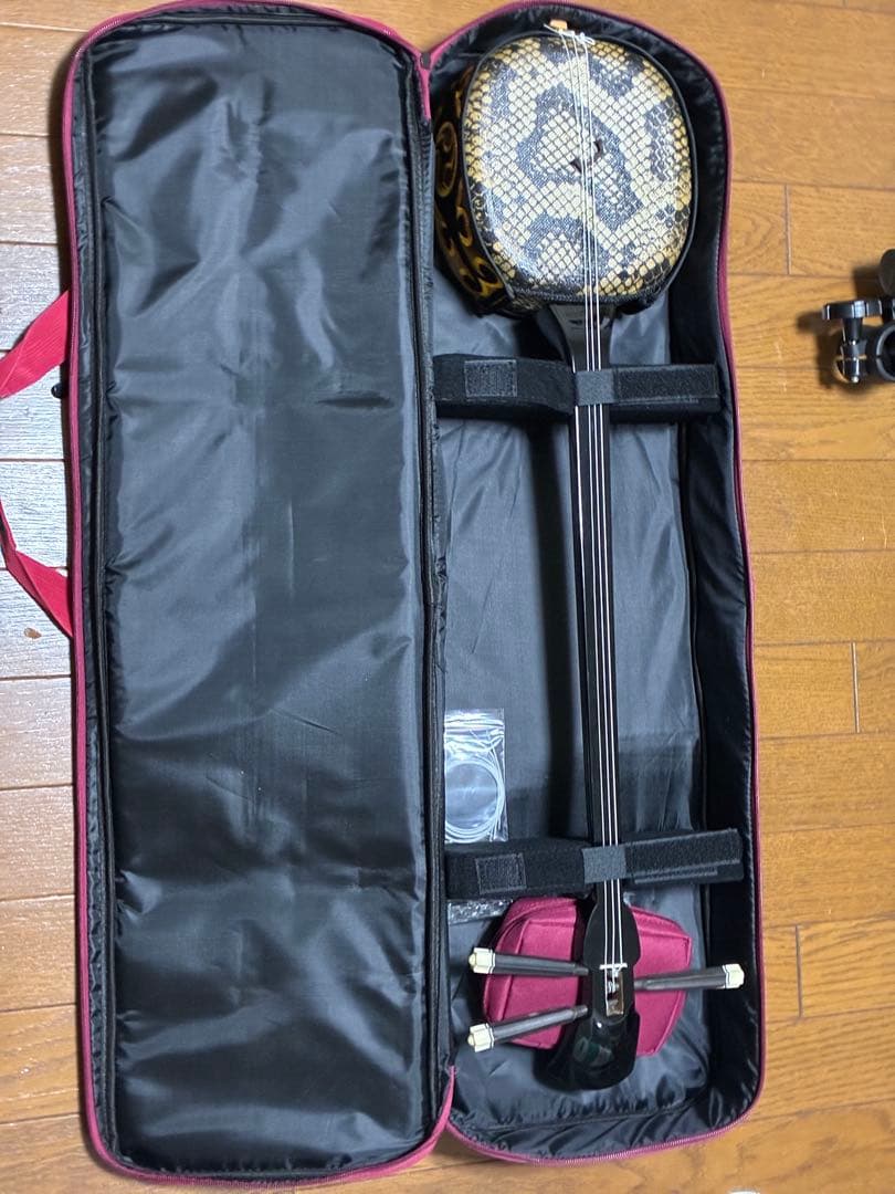 三線本体 ヘビ柄 ケース付き